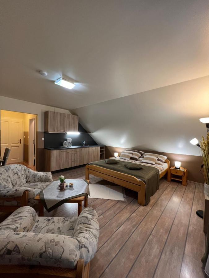 Holler Vendeghaz Apartment บุค ภายนอก รูปภาพ